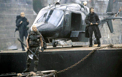 Reign of Fire Movie Gallery | Movie Stills and pictures