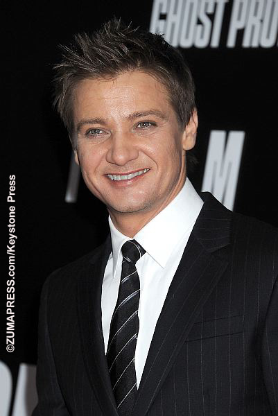 Jeremy Renner attacked in vicious bar brawl « Celebrity Gossip and ...