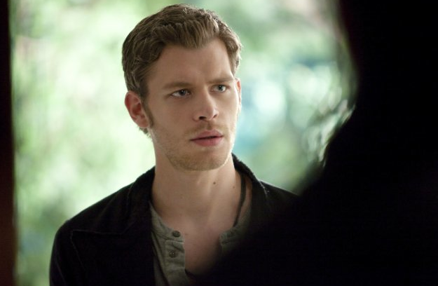 Don’t be fooled by his charming looks and adorable wits, Joseph Morgan plays the villainous Klaus in The Vampire Diaries.