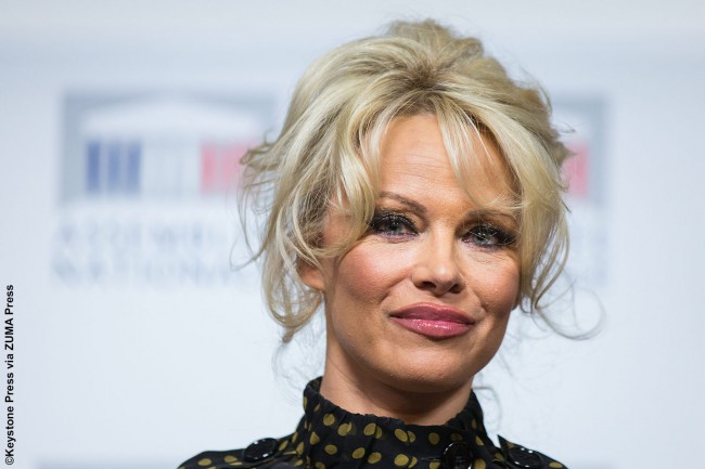 Pamela Anderson – Eisoptrophobia « Celebrity Gossip and Movie News