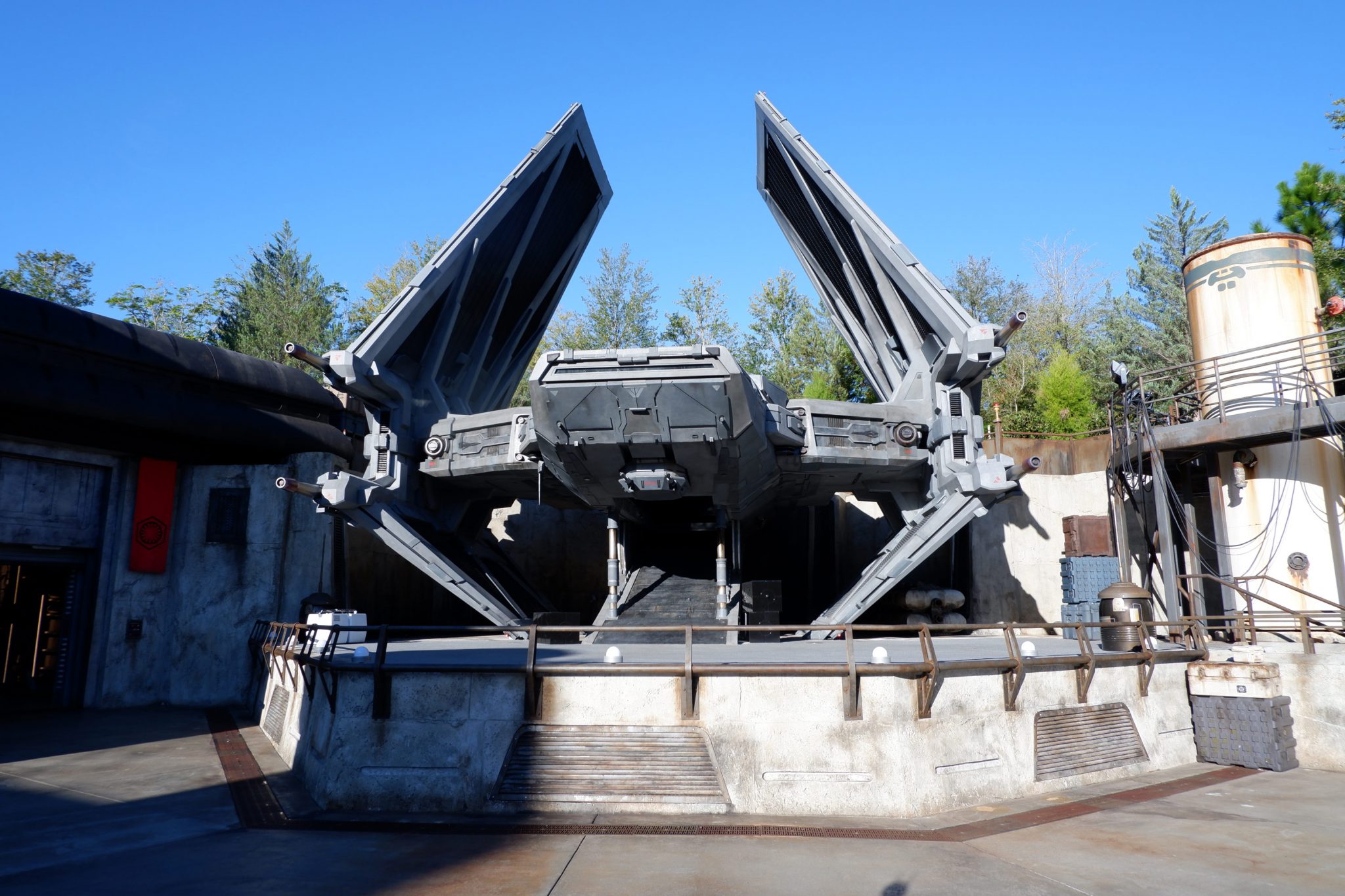 Tie Echelon At Star Wars: Galaxy’s Edge « Celebrity Gossip And Movie News