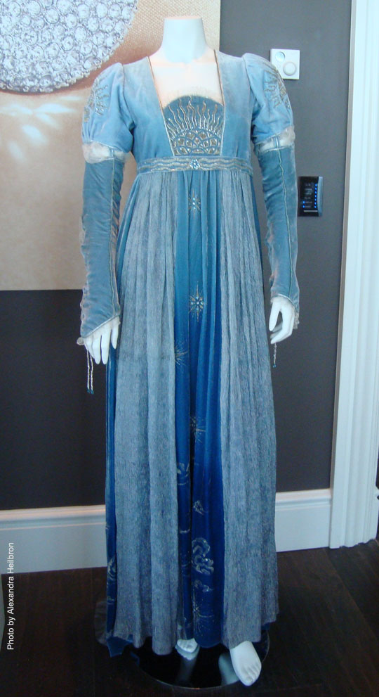 The gown worn by Hailee Steinfeld in Romeo & Juliet | Toronto ...