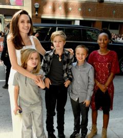 Angelina Jolie brings kids to The Breadwinner red carpet